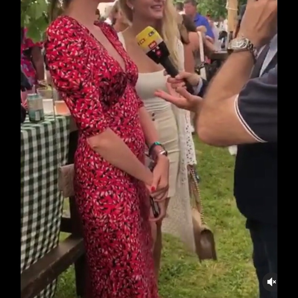 Looking for this dress help